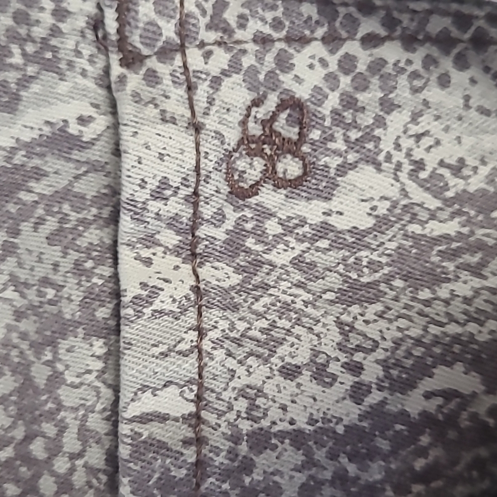 Jessica Simpson Kiss Me Super Skinny Snake Print Denim Pants Sz. 32 - Picture 5 of 7